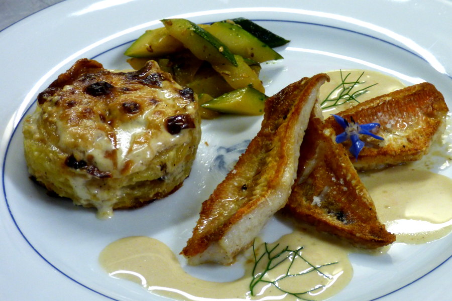 assistte de filets de rouget et légumes de saison au restaurant de l'hôtel la Tonnellerie entre Orléans et Blois